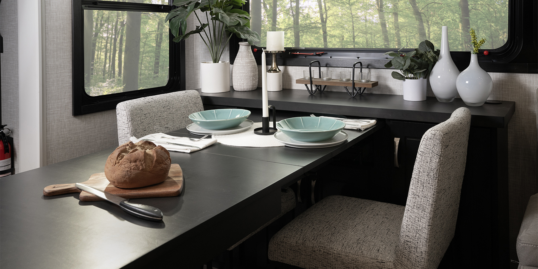 North Point Roll-top Dinette - Extended