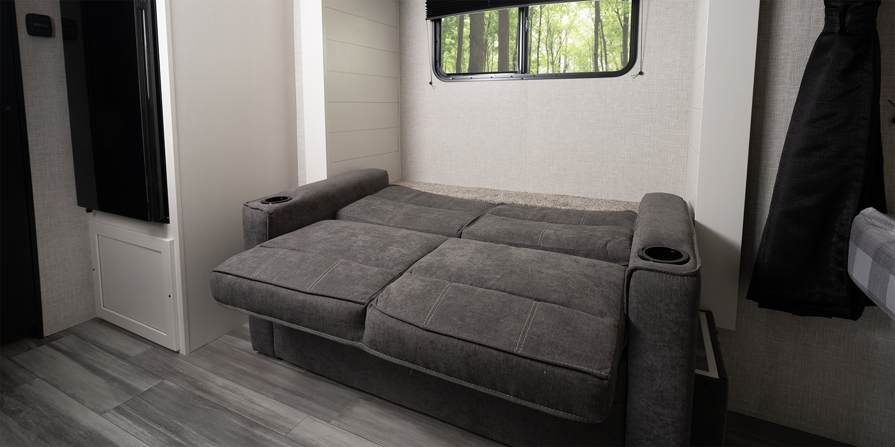 Jay Flight SLX 160LK Sofa in Sleep Position