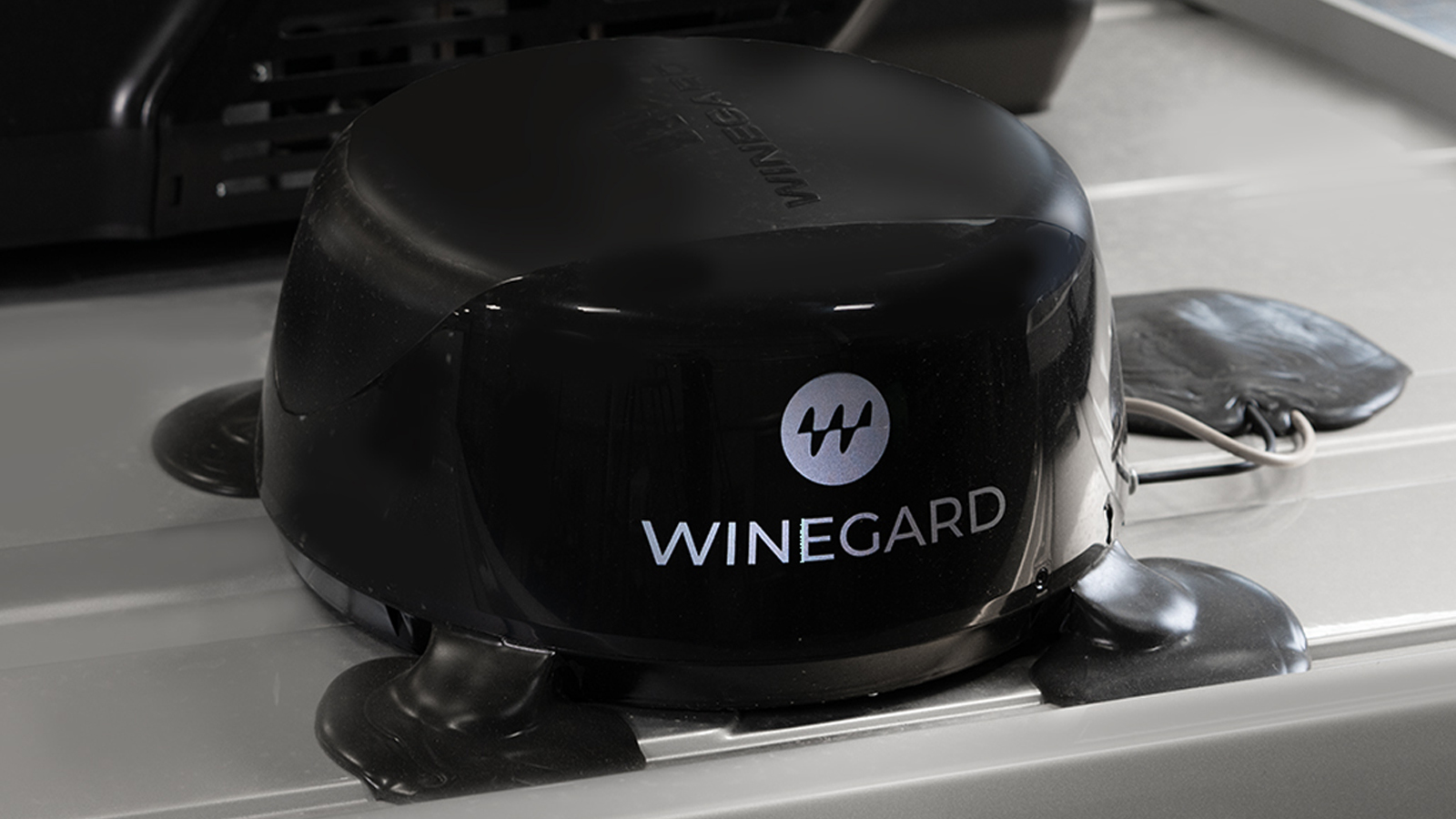 Winegard® Connect 2.0 4G/Wi-Fi/Digital TV Antenna